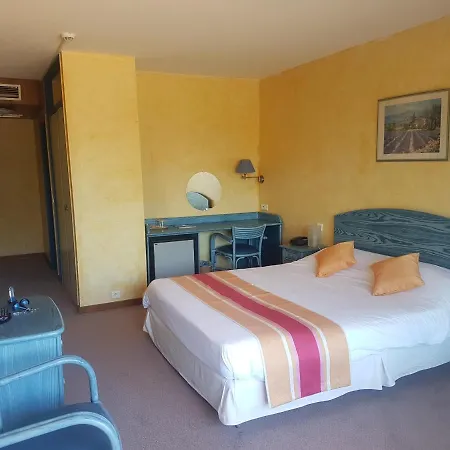 83 Hotel 3*